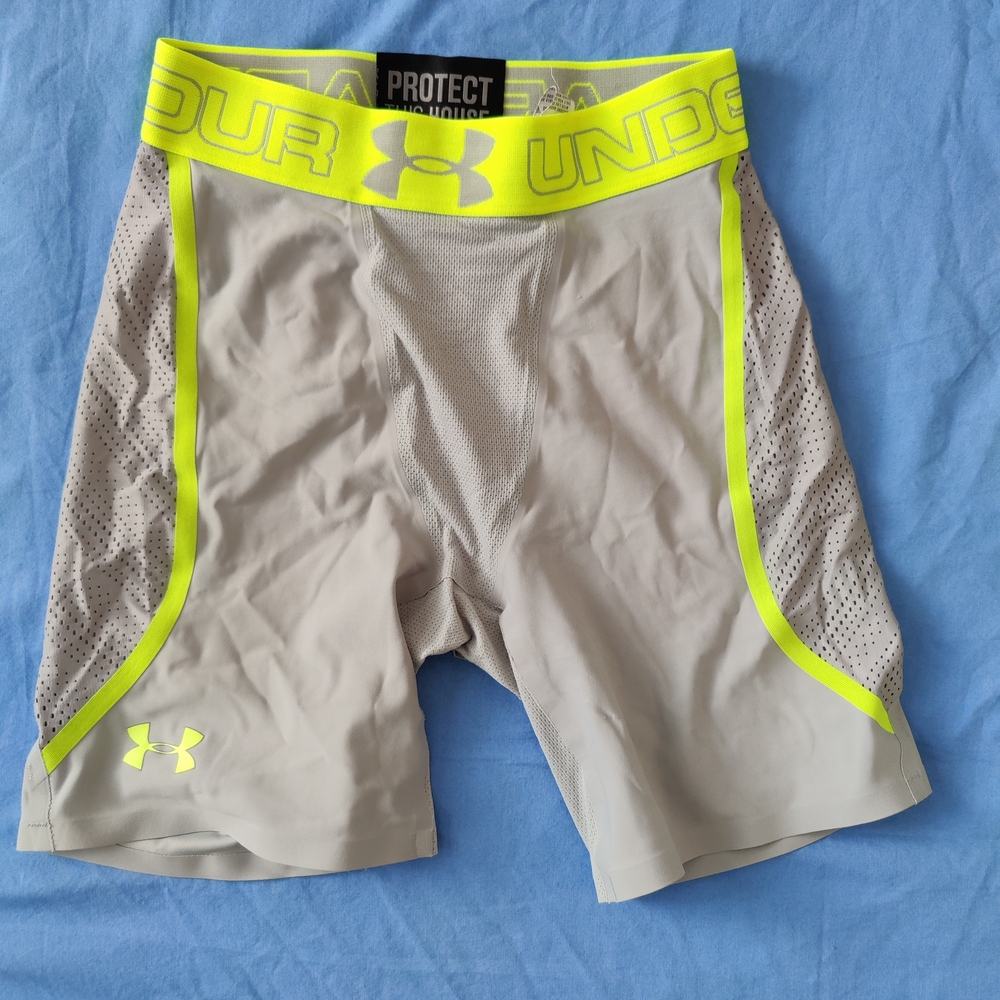 Under Armour Men's Gray and Yellow Shorts
